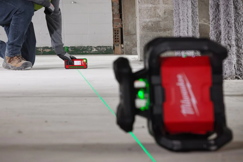 4933493194 Niwelator Laserowy M18RLOHVG300-501 Milwaukee
