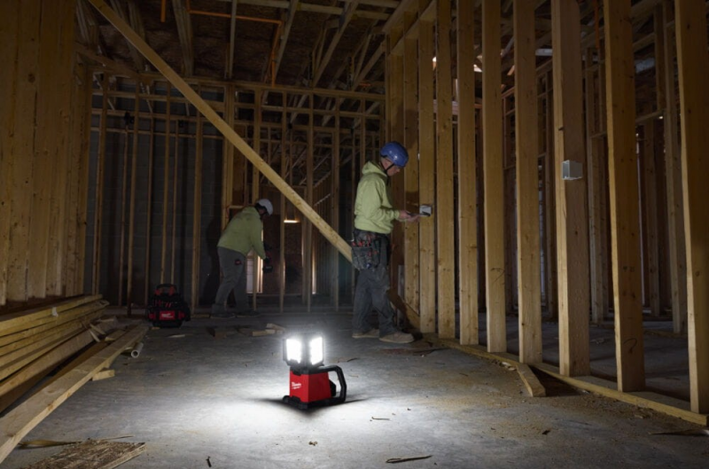 4933498149 Lampa robocza LED 4500 lm Milwaukee M18 MDTL-0 | Wielokierunkowa TRUEVIEW™, 3 g�owice, akumulatorowa + sieciowa
