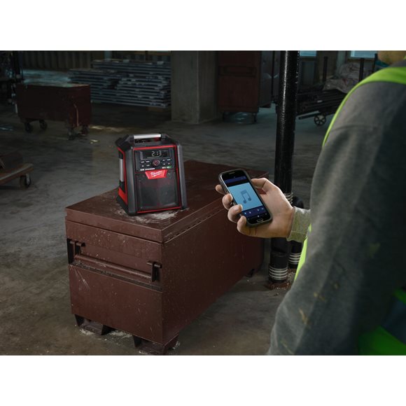 4933446639 Milwaukee M18RC-0  M18  radio budowlane / �adowarka 