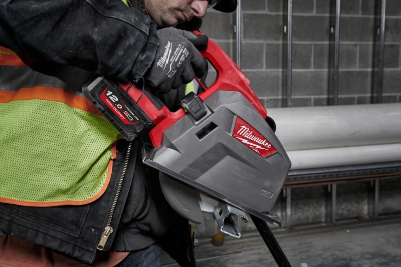 PI�A TARCZOWA DO METALU MILWAUKEE M18 FMCS66-121C