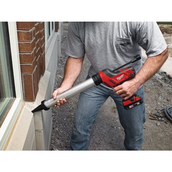 4933441808 Milwaukee C18 PCG/600T-201B Akumulatorowy Pistolet do kleju 600ML + Bateria + �adowarka