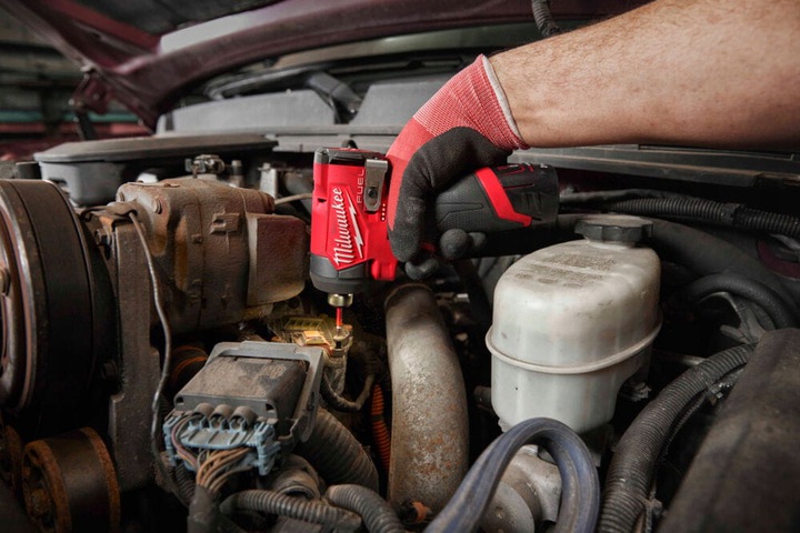 4933479877 Zakr�tarka udarowa 170Nm M12 FID2-202X Milwaukee