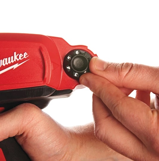 Milwaukee M12 PCG/400 SUBKOMPAKTOWY PISTOLET DO KLEJENIA Z TUB� 400 ML