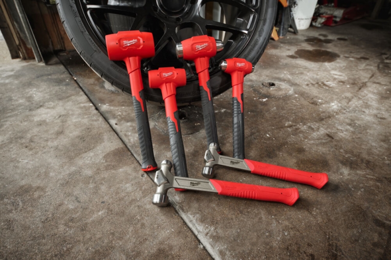 4932492350 M�otek bezodrzutowy Milwaukee  790g 47mm