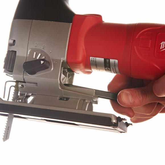  Milwaukee FSPE 110 X Wyrzynarka z uchwytem korpusowym 710W 