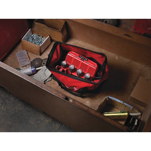 Milwaukee M12C4 M12  �adowarka 4 portowa
