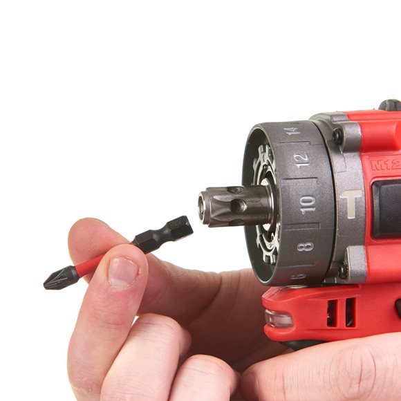 4933464138 Milwaukee M12 FPDXKIT-202X Wiertarko-wkr�tarka udarowa z wymiennym uchwytem FUEL Z ko�c�wkami 
