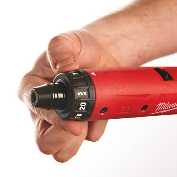 4933440475 Milwaukee  M4D-202B  M4 Wiertarko-wkr�tarka