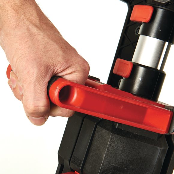 Milwaukee M18 HSAL-502B M18™ Lampa stoj�ca LED z �adowark� i bateriami LED 3000lm 