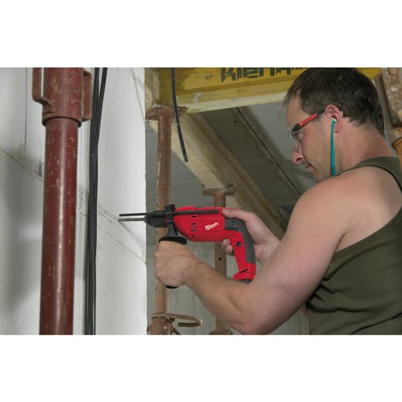 4933409200 Milwaukee  PDE13RX 1-biegowa wiertarka udarowa o mocy 630W 