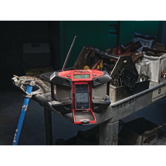 Milwaukee C12 JSR-0 M12 subkompaktowe radio budowlane z wej�ciem MP3