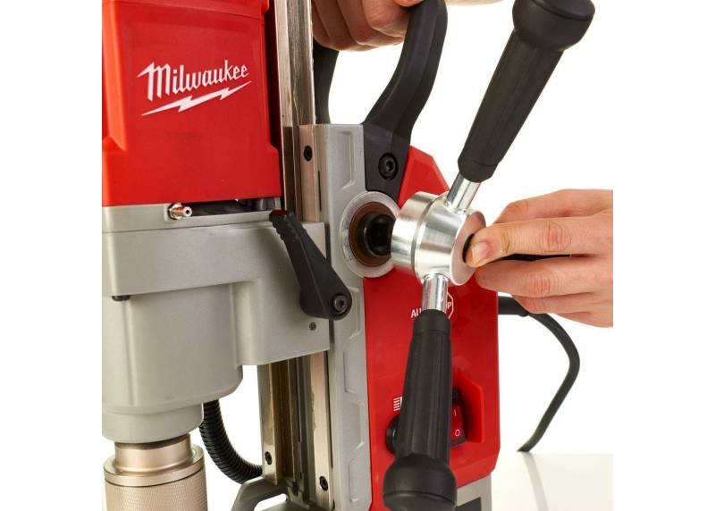 4933451015 MILWAUKEE MDE41 Wiertarka Magnetyczna 1200W / 9930N  Magnes�w