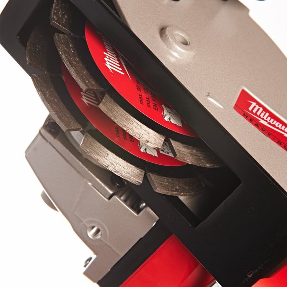 4933383855  Milwaukee  WCE 30 Bruzdownica o mocy 1500W 125 mm (g��boko�� ci�cia 30 mm)