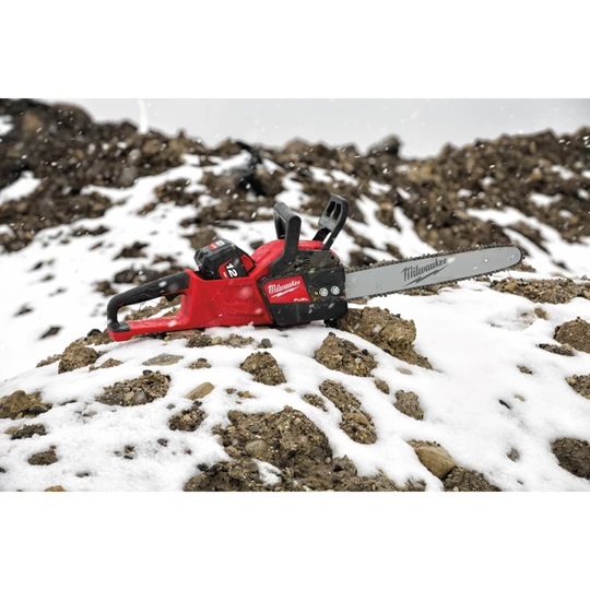 4933464223 Milwaukee M18 FCHS-121B  FUEL  PI�A �A�CUCHOWA 40cm 12Ah + �adowarka 