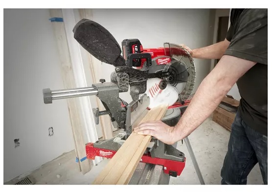 4933471205 Milwaukee PI�A UKOSOWA Z POSUWEM MILWAUKEE M18 FMS305-0 
