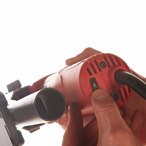  Milwaukee FSPE 110 X Wyrzynarka z uchwytem korpusowym 710W 