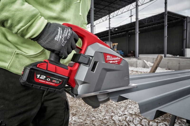 PI�A TARCZOWA DO METALU MILWAUKEE M18 FMCS66-121C