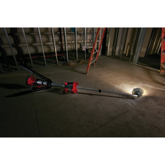 Milwaukee M18 SAL-502B M18  Lampa stoj�ca LED LED 2000lm IP54 LED 2000l  IP54 2 Aku i �adowarka