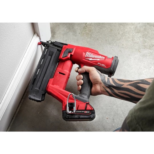 4933471407 Milwaukee M18 FUEL  SZTYFCIARKA 18 GS FN18GS-202X 