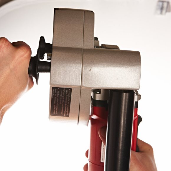 4933383855  Milwaukee  WCE 30 Bruzdownica o mocy 1500W 125 mm (g��boko�� ci�cia 30 mm)