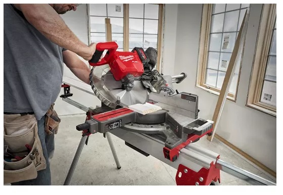 4933471205 Milwaukee PI�A UKOSOWA Z POSUWEM MILWAUKEE M18 FMS305-0 