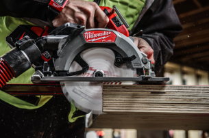 4933500002 Milwaukee M18 Pilarka Tarczowa 18V 165 mm M18FCSDC165-0 – G��boko�� Ci�cia 66 mm (Body)