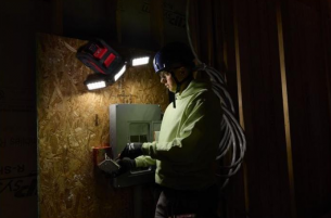 4933498149 Lampa robocza LED 4500 lm Milwaukee M18 MDTL-0 | Wielokierunkowa TRUEVIEW™, 3 g�owice, akumulatorowa + sieciowa