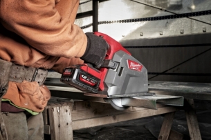 PI�A TARCZOWA DO METALU MILWAUKEE M18 FMCS66-121C