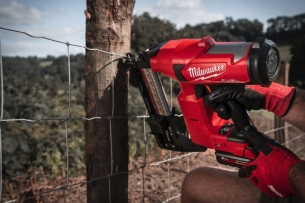 4933479832  MILWAUKEE M18 FFUS-302C ZSZYWACZ/ Gwo�dziarka  DO OGRODZE� 