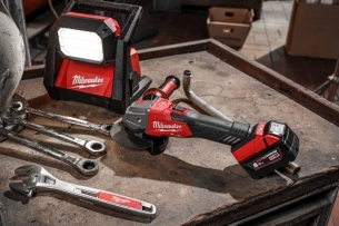 Milwaukee Szlifierka K�towa 125mm z funkcj� Rapid Stop M18FSAG125XB-502X