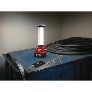 Milwaukee M18 LL-0 Lampa LED Latarnia z USBTRUEVIEW™