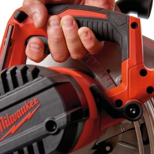 4933451116 Milwaukee CS 85 CBE Pilarka tarczowa 235mm 85mm 2200W 