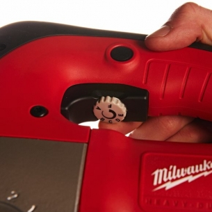 4933381230 Milwaukee JSPE 135 Wyrzynarka z uchwytem �elazkowym 750W  