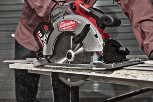 PI�A TARCZOWA DO DREWNA MILWAUKEE M18 FCSG66-121C 190mm 66mm 4933472163