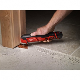 Milwaukee C12 MT-402B Narz�dzie wielofunkcyjne 2 x Bateria 4.0Ah + �adowarka + Walizka