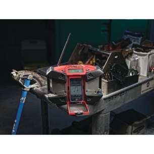 Milwaukee C12 JSR-0 M12 subkompaktowe radio budowlane z wej�ciem MP3