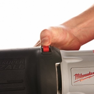 4933428520 Milwaukee  SSPE 1300 SX Pi�a szablasta o mocy 1300W 