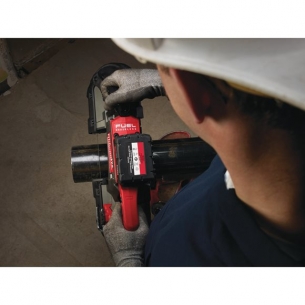 4933448195 Milwaukee M18 CBS125-502C Pilarka ta�mowa 2 x Bateria 5.0Ah + �adowarka + Walizka 