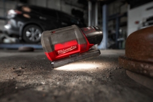 4933478226 Milwaukee M12 Pal-0 Lampa do o�wietlania z obrotow� g�owic� do 700Lm