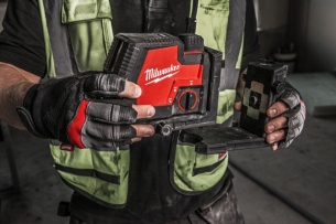MILWAUKEE LASER KRZY�OWY Poziomica Krzy�owa L4 CLL-301 USB