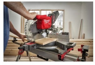 4933471205 Milwaukee PI�A UKOSOWA Z POSUWEM MILWAUKEE M18 FMS305-0 